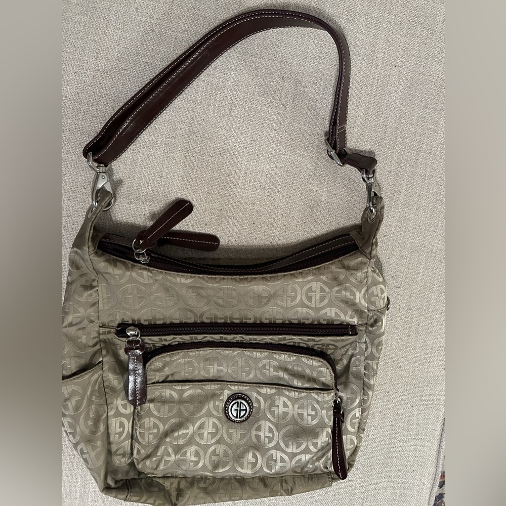 Giani Bernini Purse. Organizing bag. Many pockets. Tan. Gently used.